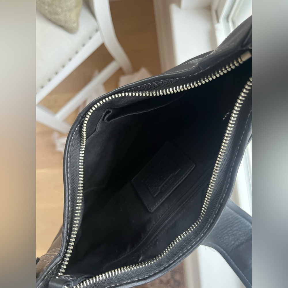 Vintage Coach Soho F1197 Black Leather Buckle Shoulder Bag – Y2K 2000s Classic - Picture 11 of 12